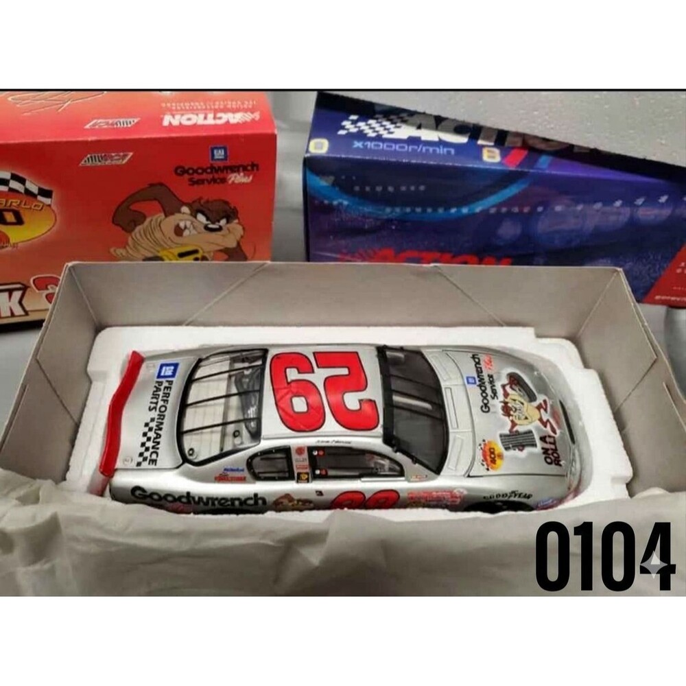Kevin Harvick 2001 #29 GM Goodwrench Looney Tunes Taz 1:24 Action Diecast -0104